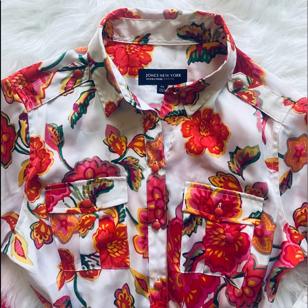 Jones New York Flower Blouse - Picture 2 of 2